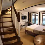 Fanus Karakoey Hotel *