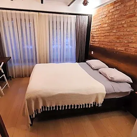 Fanus Karakoey Hotel *